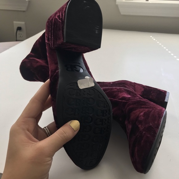 NWT Gianni Bini maroon crushed velvet booties - Picture 7 of 7